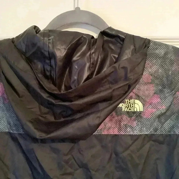 The North Face windbreaker lightweight Jacket Colors: black/dusty mauve S:Medium - Picture 6 of 7